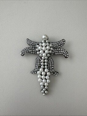 Rhinestone and Pearl Floral Drop Brooch - Silver and White